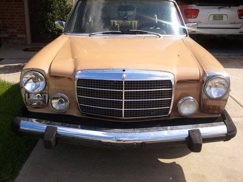 CLASSIC 1976 MERCEDES BENZ 300D GOOD CONDITION, image 3