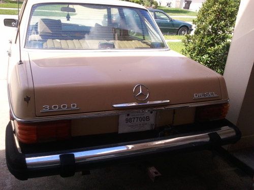 CLASSIC 1976 MERCEDES BENZ 300D GOOD CONDITION, image 4