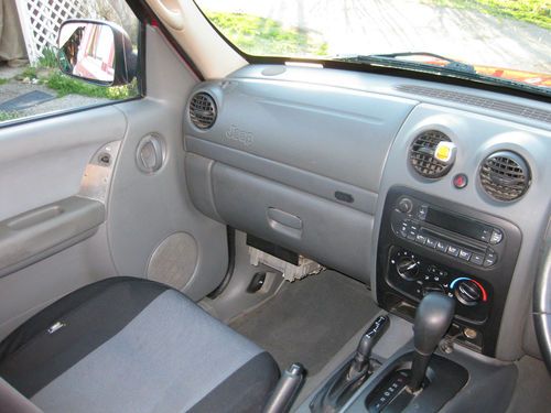 2007 Right Hand Drive Jeep Liberty Sport Sport Utility 4-Door 3.7L, image 4