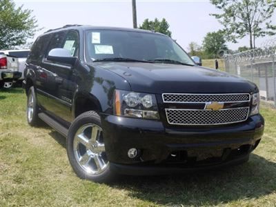 New 2013 chevrolet suburban 4x4 ltz black/black loaded save over $10,000