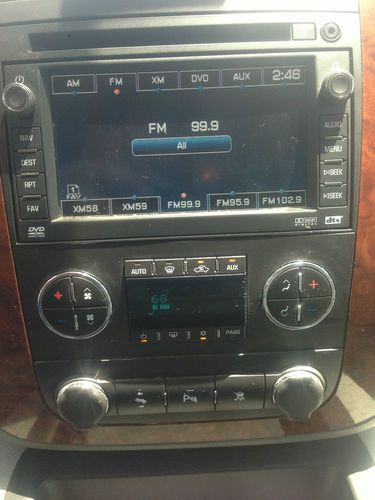 2007 Chevrolet Suburban 1500 LT Sport Utility 4-Door 5.3L 4WD, image 19