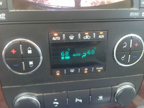 2007 Chevrolet Suburban 1500 LT Sport Utility 4-Door 5.3L 4WD, image 22