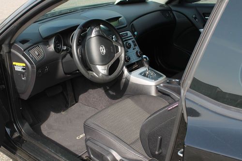 2010 Hyundai Genesis Coupe 2.0T Track Coupe 2-Door 2.0L, image 6