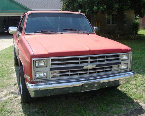 1985 Chevrolet C-10 Scottsdale (SWB) in good, unmolested condition., image 2