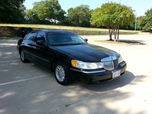 1998 Lincoln Towncar, image 2