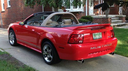 2000 mustang convertible, 49k miles, v6,  5 spd, red
