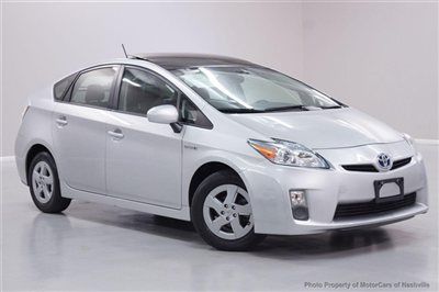 7-days *no reserve* '10 prius iv nav jbl sound pano roof back-up leather carfax