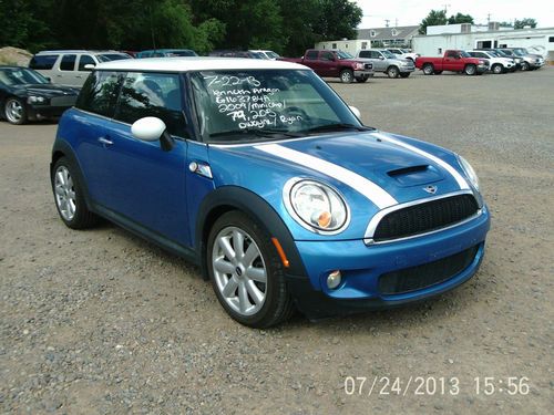 2009 mini cooper s hatchback 2-door 1.6l