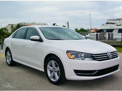 Like new!! 1 owner! clean hist! vw passat se! snrf! lthr! auto! south fl car!!