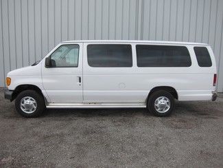 2003 ford e250 econoline extended van  rear wheel chair accesible wheelchair van