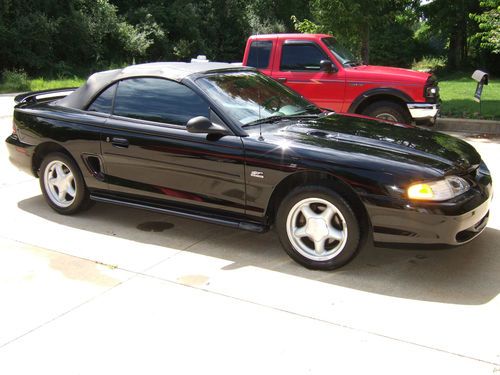 1994 mustang gt convertible 108k runs great cold a/c new interior