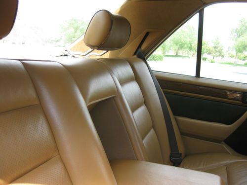 1992 Mercedes-Benz 300E Base Sedan 4-Door 3.0L, image 4