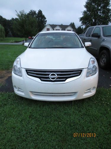 2012 nissan altima sl sedan 4-door 2.5l white