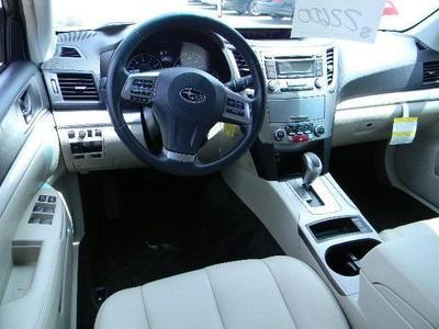 NO RESERVE 2012 SUBURU OUTBACK SUPER CLEAN 1-OWNER IMMACULATE CONDITION, image 10