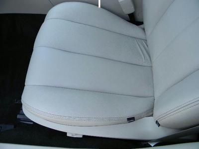 NO RESERVE 2012 SUBURU OUTBACK SUPER CLEAN 1-OWNER IMMACULATE CONDITION, image 13