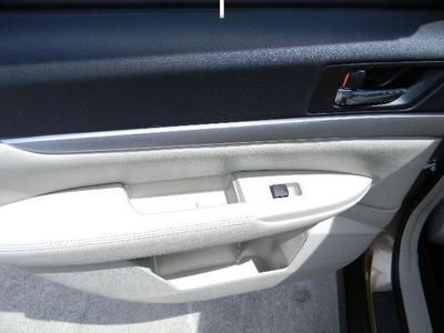 NO RESERVE 2012 SUBURU OUTBACK SUPER CLEAN 1-OWNER IMMACULATE CONDITION, image 14