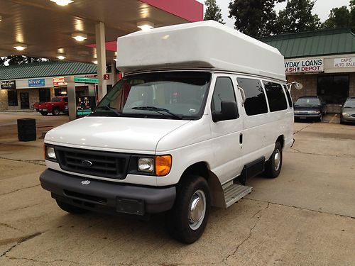 2006 ford e-350 super duty van 2-door 5.4l handicap wheelchair accessible