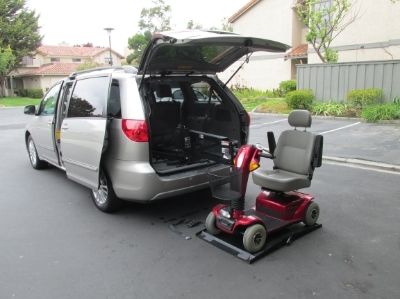 HANDICAPPED 08 TOYOTA SIENNA LIMITED VAN & SCOOTER 12,000 MILES, US $29,900.00, image 2