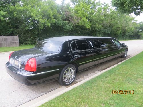 2010 lincoln town car executive limousine 4-door 4.6l