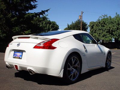 Nissan 370z White