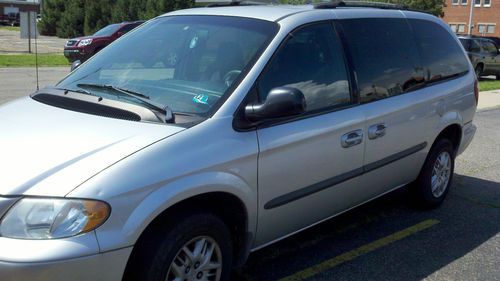 2002 dodge caravan 131,254 miles no key missing seats  no idea if it runs