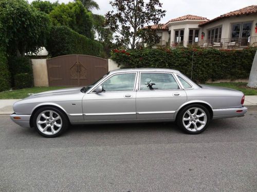 2003 jaguar xjr base sedan 4-door 4.0l