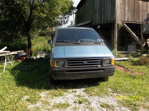 7 passenger mini van.  has cruise control, a/c, power steering, cassette player.