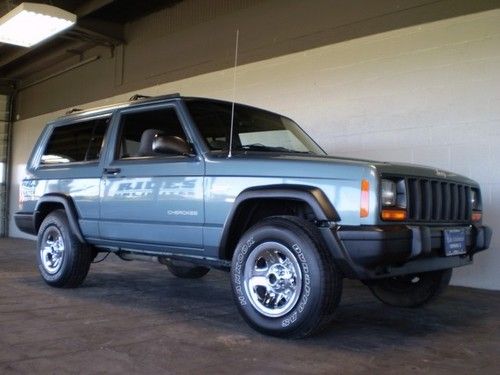 1998 jeep cherokee sport 4wd 2dr 4.0l 6 cyl auto 147k nice