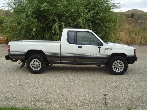 1988 dodge ram 50 sport ext cab 4x4..2.6 4cyl,5spd,air..very clean mopar d-50