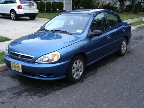 2001 kia rio base sedan 4-door 1.5l