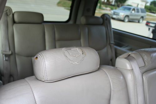 2005 Cadillac Escalade ESV 4x4 Looks and drives awesome, US $12,750.00, image 11
