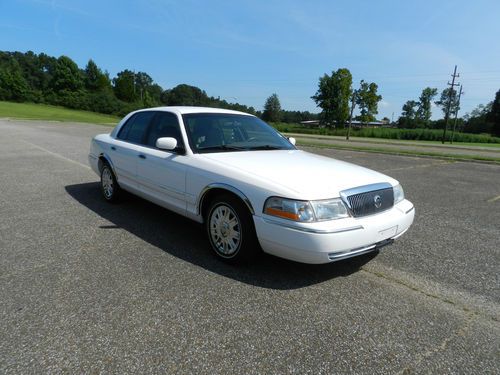 2003 mercury grand marquis gs   extra clean