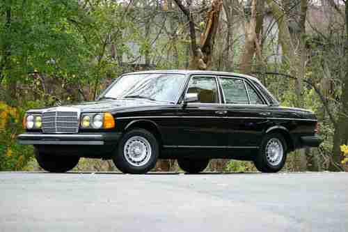 1982 MERCEDES-BENZ 300D TURBO DIESEL, STUNNING ORIGINAL CAR, US $13,499.00, image 2