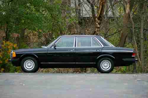 1982 MERCEDES-BENZ 300D TURBO DIESEL, STUNNING ORIGINAL CAR, US $13,499.00, image 3