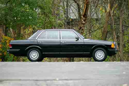 1982 MERCEDES-BENZ 300D TURBO DIESEL, STUNNING ORIGINAL CAR, US $13,499.00, image 4