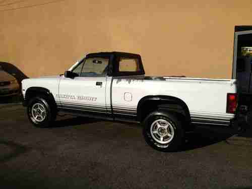 1989 DODGE DAKOTA SPORT