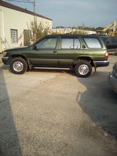 1996 nissan pathfinder le sport utility 4-door 3.3l