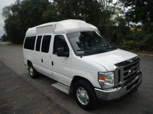 08 ford e350 handicap van wheel chair lift braun lift runs perfect clean