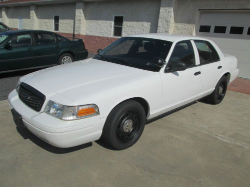 2009 ford crown victoria police interceptor sedan 4-door 4.6l