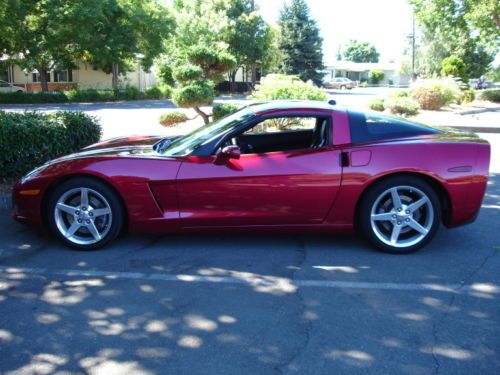 2005 chevrolet corvette base coupe 2-door 6.0l,magneticred, ex.cond lo mi auto