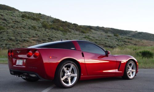 2005 Chevrolet Corvette Base Coupe 2-Door 6.0L,MagneticRed, Ex.cond lo mi auto, image 2