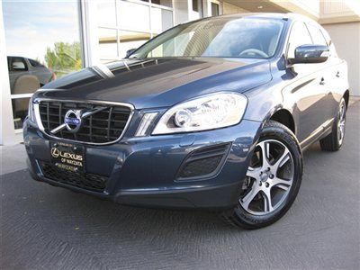 2011 volvo xc60, 31,114 miles, nav pkg, climate pkg, conv pkg. excellent shape.