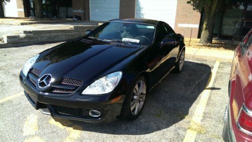 2010 mercedes-benz slk300, black on black, full factory warranty