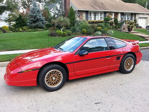 1988 pontiac fiero gt red / grey ultra low milage