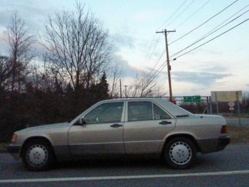 1993 mercedes-benz 190 # runs &amp; drives very good!  low reserve!tel: 267-918-1144