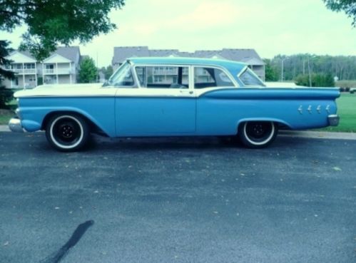 1959 2 dr. california ford  custom 300 located in illinois