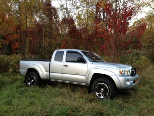 Excellent 05 toyota tacoma ext cab pickup 4-door access cab 4.0l, many upgrades!