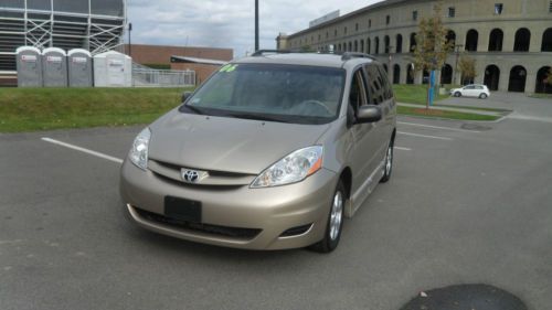 2006 toyota sienna le mini van braun handicap conversion van with aevit driving