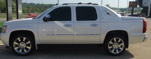 2012 chevrolet avalanche ltz crew cab pickup 4-door 5.3l