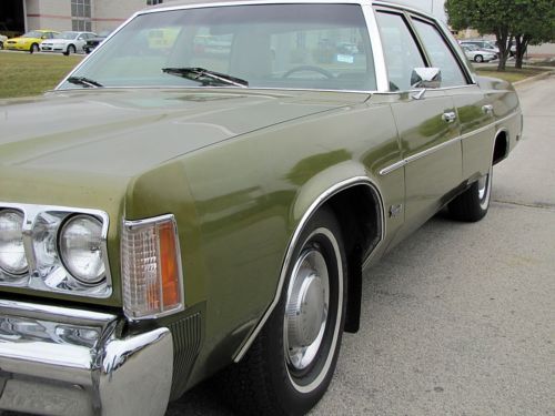 1975 CHRYSLER NEWPORT, image 2